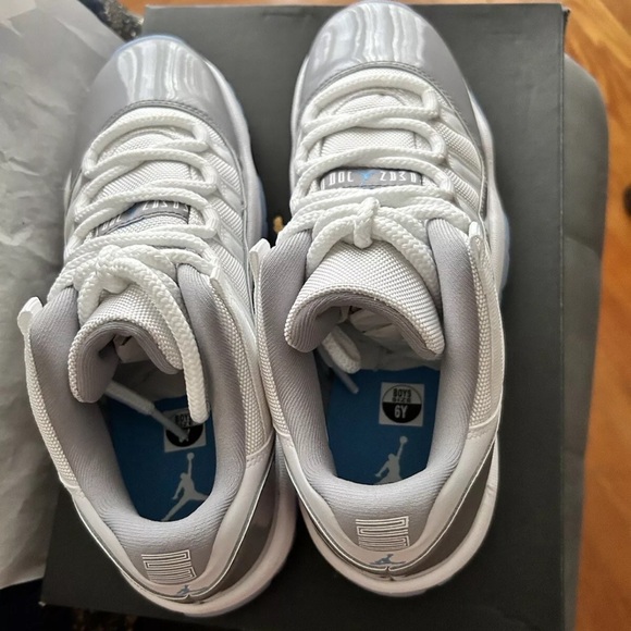 Jordan 11 retro low Size 6 New